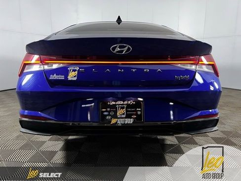 Used 2023 Hyundai Elantra Limited w/ Preferred Accessory Package FWD image 6