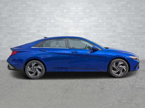 New 2025 Hyundai Elantra Sport image 4