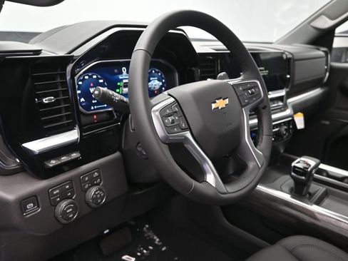 New 2026 Chevrolet Silverado 1500 LTZ w/ LTZ Premium Package AWD/4WD image 12