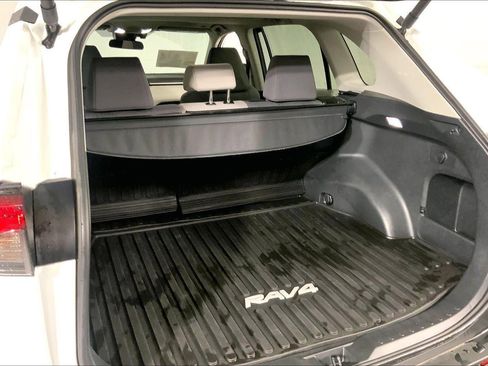 Used 2024 Toyota RAV4 XLE w/ Convenience Package AWD/4WD image 4