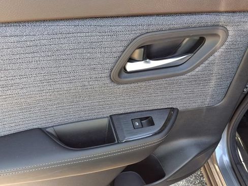 Used 2023 Nissan Rogue SV FWD image 19