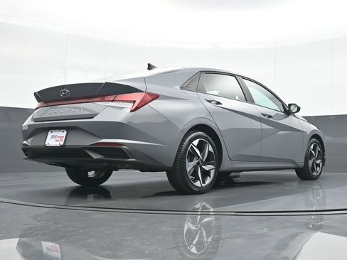 Used 2023 Hyundai Elantra SEL w/ Convenience Package image 21