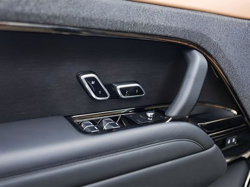 Used 2025 Land Rover Range Rover Sport Dynamic SE image 16