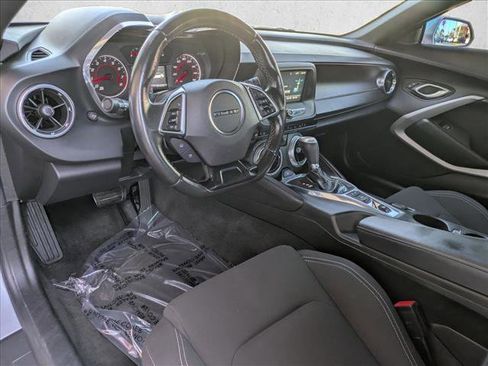 Used 2018 Chevrolet Camaro LT image 10
