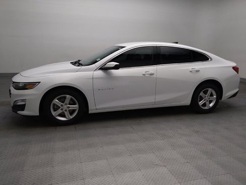 Used 2025 Chevrolet Malibu LS FWD image 2