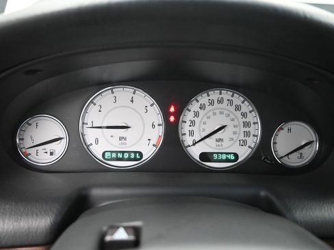 Used 2001 Chrysler LHS image 35