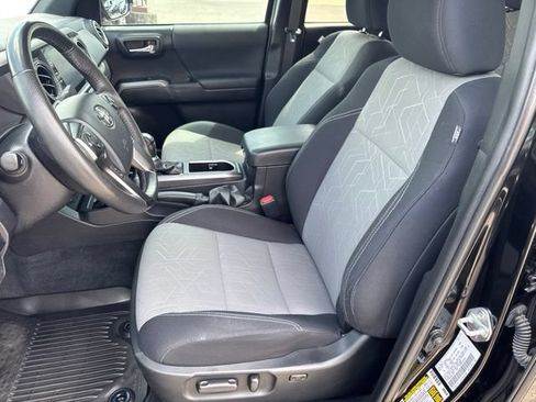 Used 2023 Toyota Tacoma TRD Off-Road w/ Technology Package AWD/4WD image 7