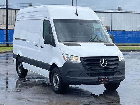 Used 2024 Mercedes-Benz Sprinter 2500 image 5