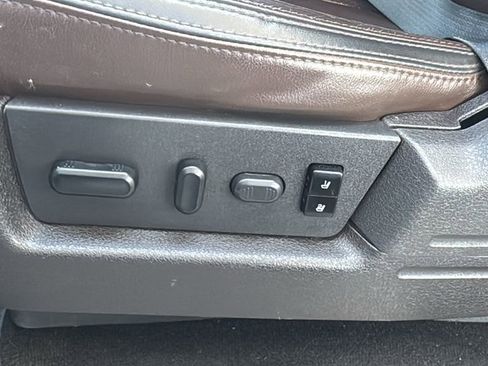 Used 2012 Ford F150 Platinum image 22