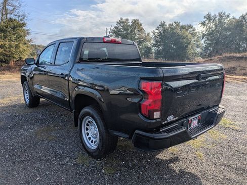 Used 2023 Chevrolet Colorado W/T image 5
