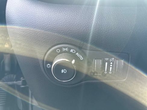 Used 2022 Jeep Compass Limited AWD/4WD image 18
