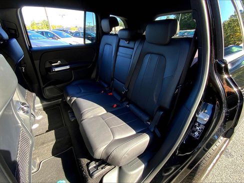 Used 2023 Mercedes-Benz GLB 250 4MATIC image 28