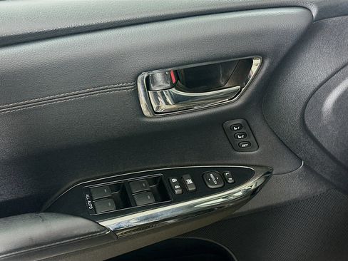 Used 2017 Toyota Avalon Touring image 15