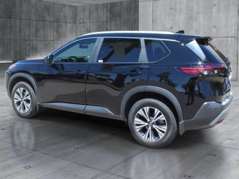 Used 2023 Nissan Rogue SV w/ SV Premium B Package FWD image 3
