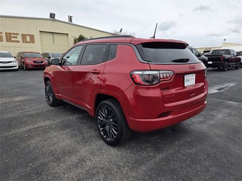 Used 2022 Jeep Compass Limited image 8
