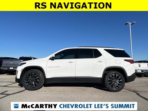 Used 2023 Chevrolet Traverse RS image 13