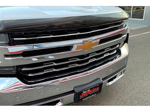 Used 2021 Chevrolet Silverado 1500 LTZ w/ LTZ Premium Package image 32