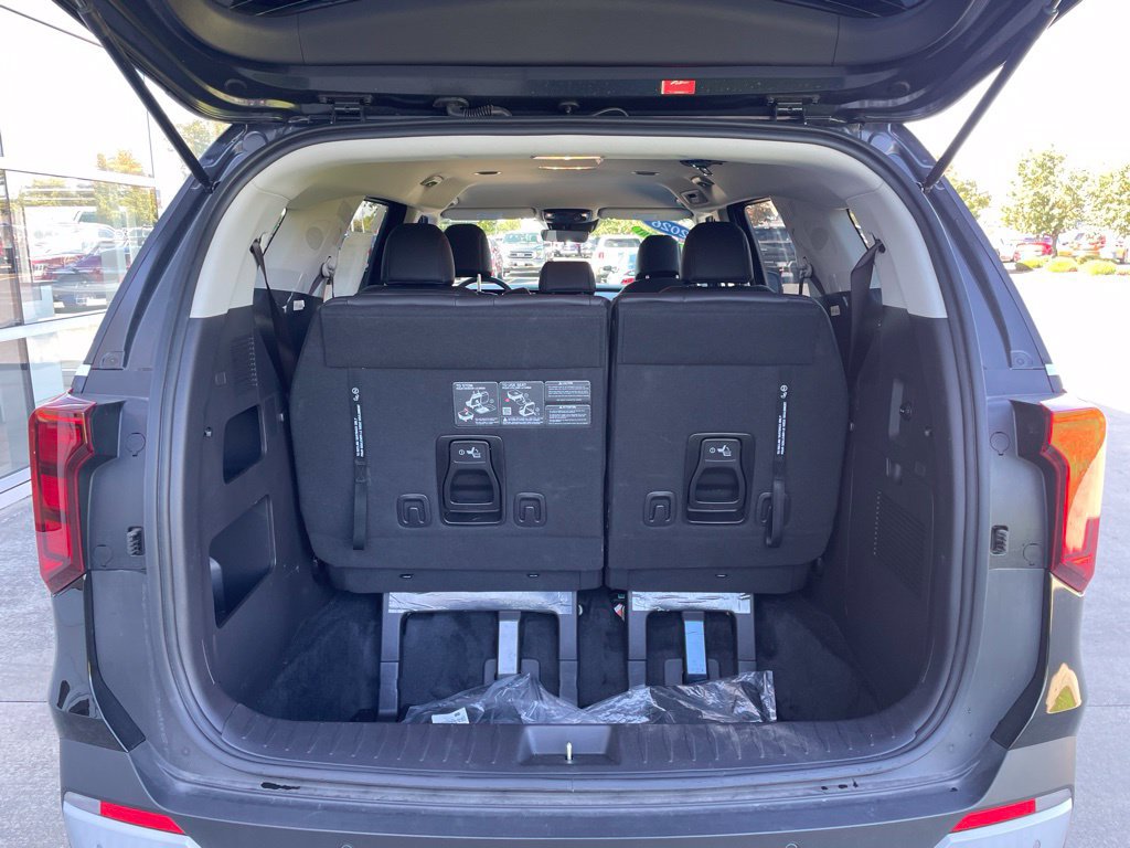 Used 2026 Kia Carnival FWD image 14
