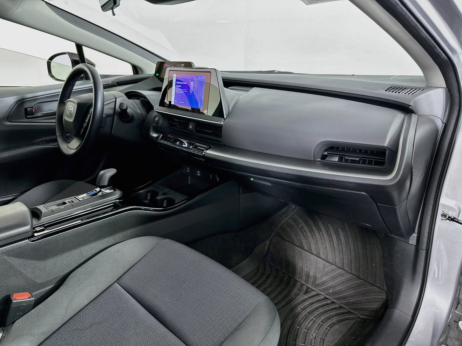 Certified 2025 Toyota Prius LE AWD/4WD image 27