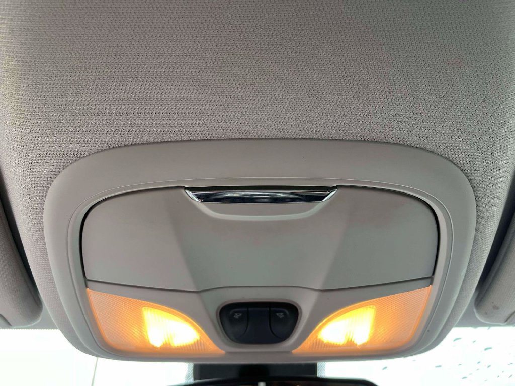 Used 2019 Jeep Cherokee Latitude w/ Popular Appearance Group FWD image 22