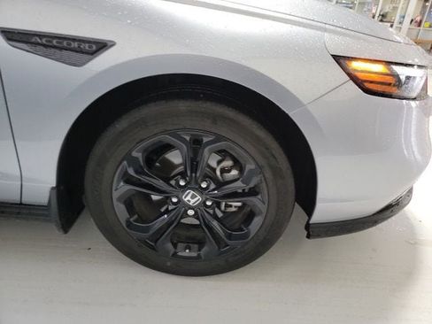 Used 2025 Honda Accord SE image 4