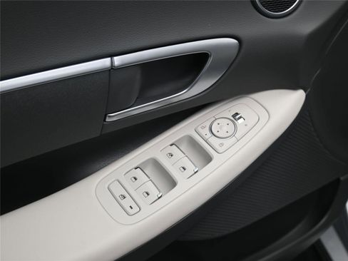 Certified 2025 Hyundai Sonata SE image 8