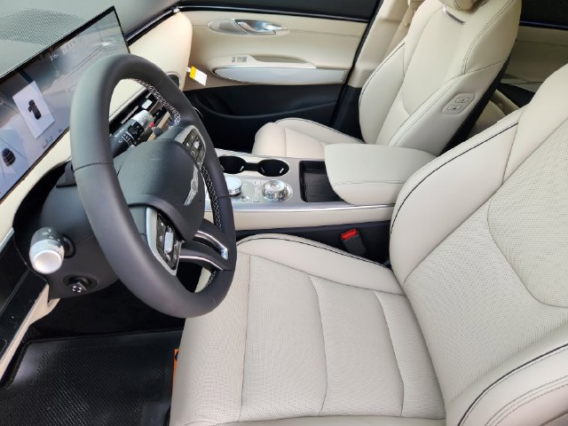 Used 2026 Genesis GV70 2.5T Advanced AWD/4WD image 9