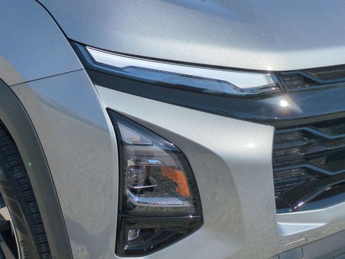 New 2026 Chevrolet Equinox RS w/ Convenience Package III FWD image 12
