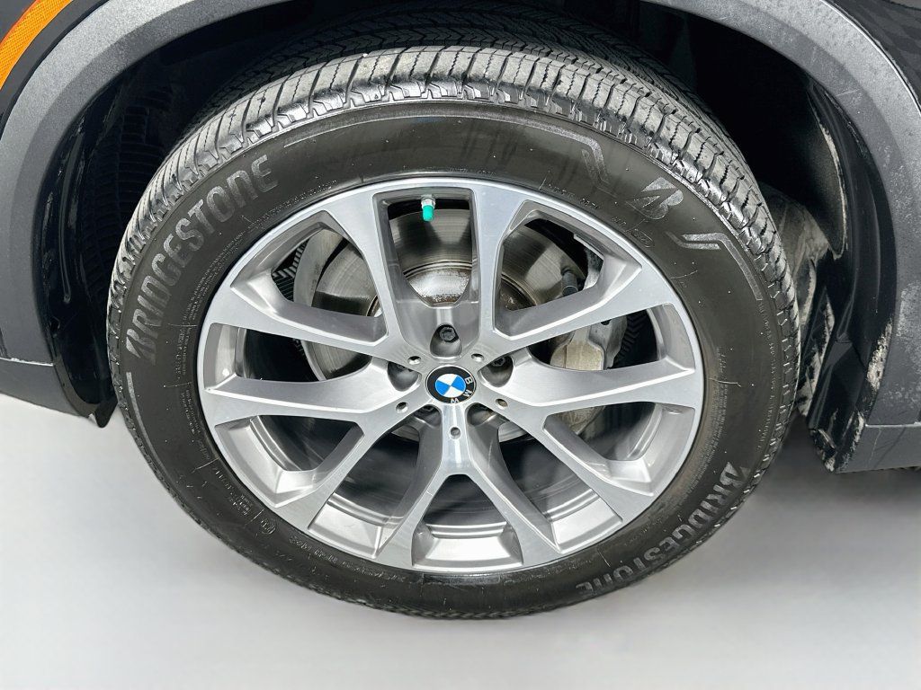 Used 2019 BMW X5 xDrive40i w/ Convenience Package AWD/4WD image 32