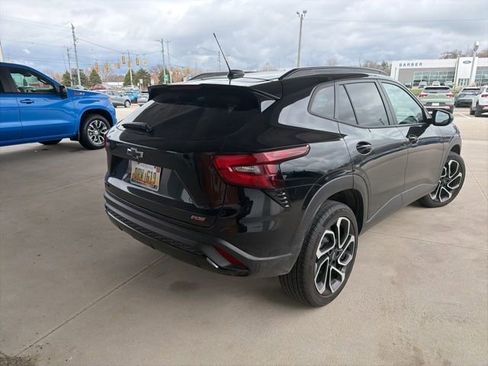 Used 2024 Chevrolet Trax RS w/ Driver Confidence Package image 5