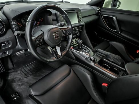 Used 2017 Nissan GT-R Premium AWD/4WD image 21