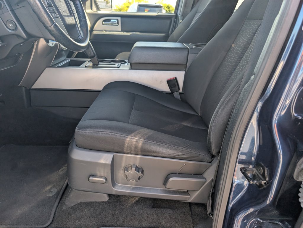 Used 2017 Ford Expedition XLT AWD/4WD image 13