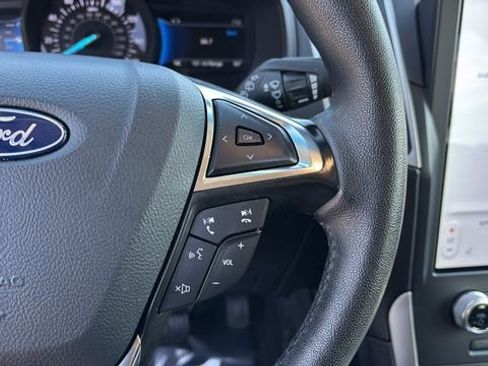 Used 2024 Ford Edge SEL image 23