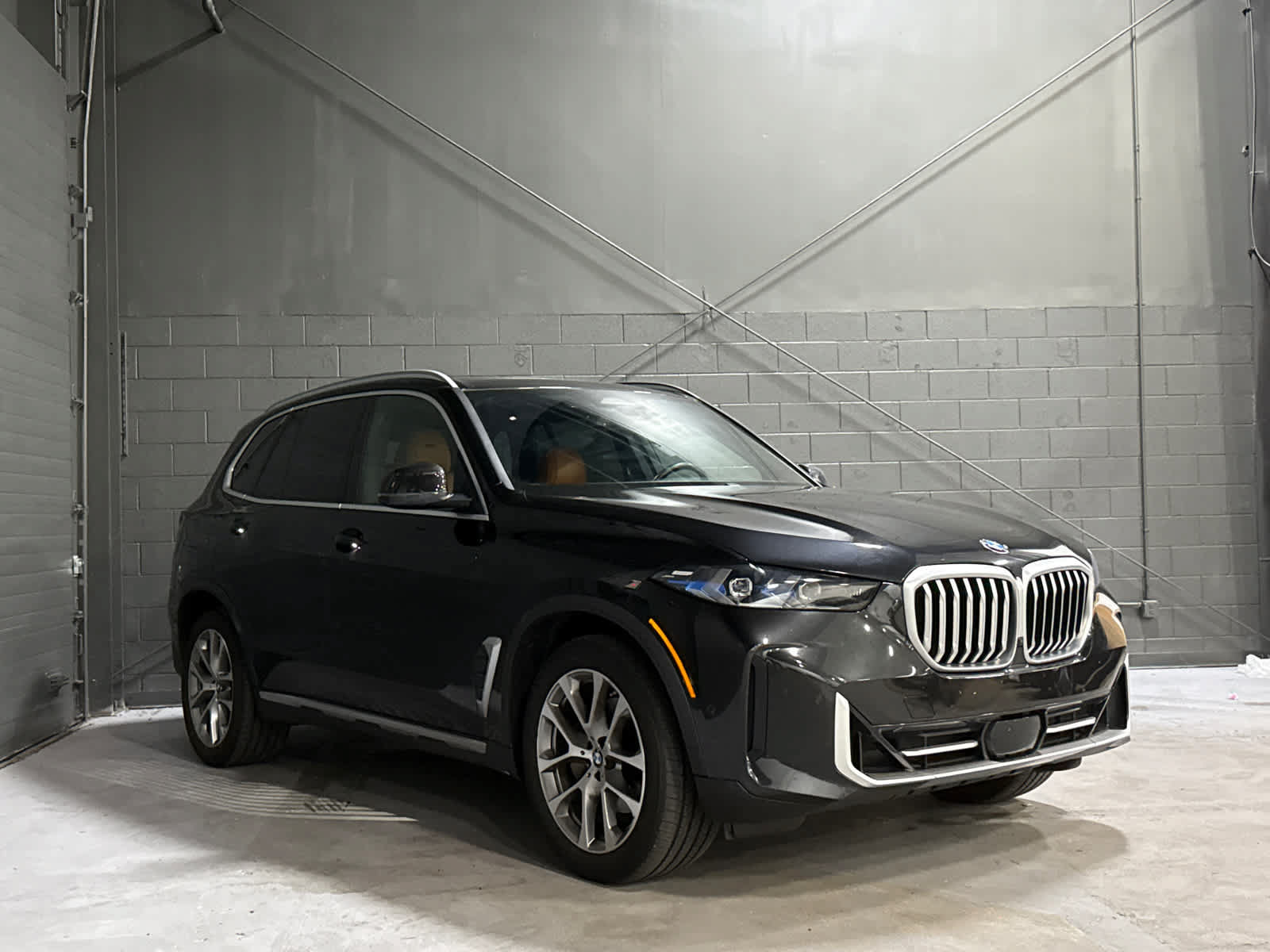 Used 2024 BMW X5 xDrive40i w/ Premium Package AWD/4WD image 1