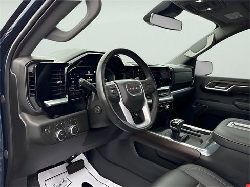 Used 2022 GMC Sierra 1500 SLT w/ SLT Convenience Package image 24