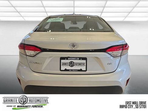 Used 2025 Toyota Corolla LE FWD image 5