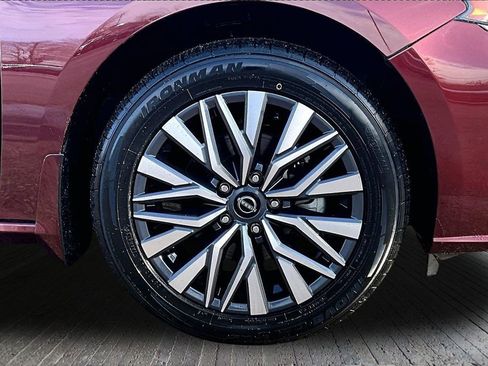 Used 2023 Nissan Altima 2.5 SV AWD/4WD image 10