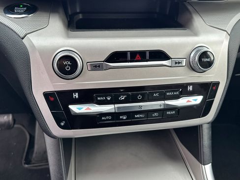 Certified 2021 Ford Explorer XLT w/ Equipment Group 202A image 23