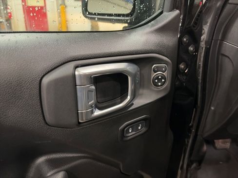 Used 2024 Jeep Wrangler Unlimited Sport AWD/4WD image 11