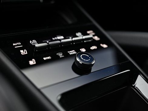 Certified 2025 Porsche Cayenne image 39