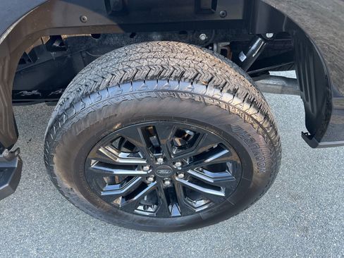 Used 2024 Ford F150 Lariat w/ Equipment Group 502A High image 15