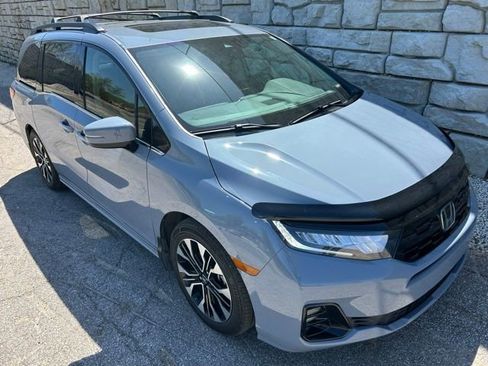 Used 2025 Honda Odyssey Elite image 7