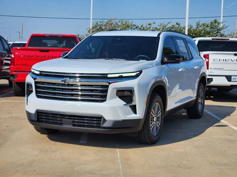 New 2026 Chevrolet Traverse LT w/ Driver Confidence Package image 2