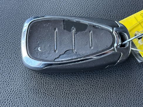 Used 2023 Chevrolet Equinox LT image 34