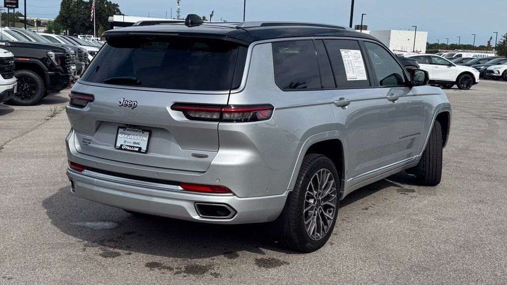 Used 2023 Jeep Grand Cherokee L Summit AWD/4WD image 2