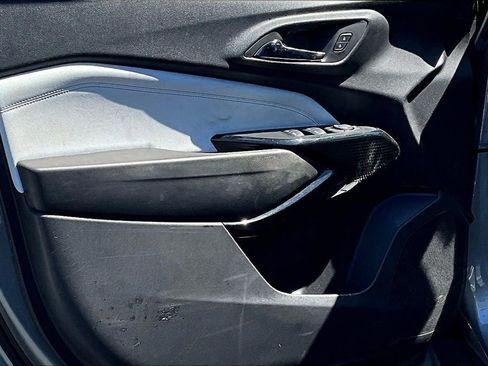 Used 2025 Chevrolet Trax LT w/ Driver Confidence Package FWD image 16