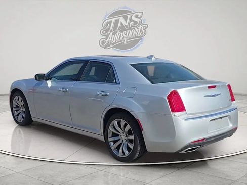 Used 2020 Chrysler 300 Limited RWD image 3