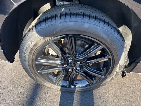 Used 2024 Ford Edge ST-Line image 13