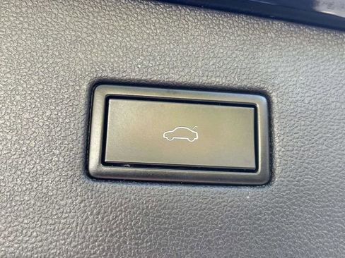 Used 2020 Volkswagen Tiguan SEL Premium R-Line w/ 3rd Row Seat Package image 18