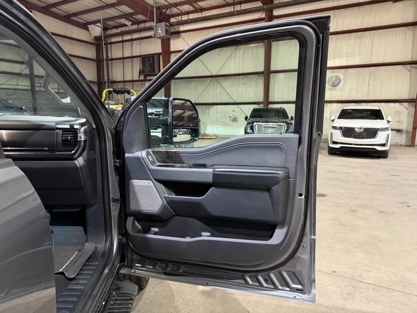 Used 2024 Ford F250 Lariat w/ Sport Appearance Package AWD/4WD image 24